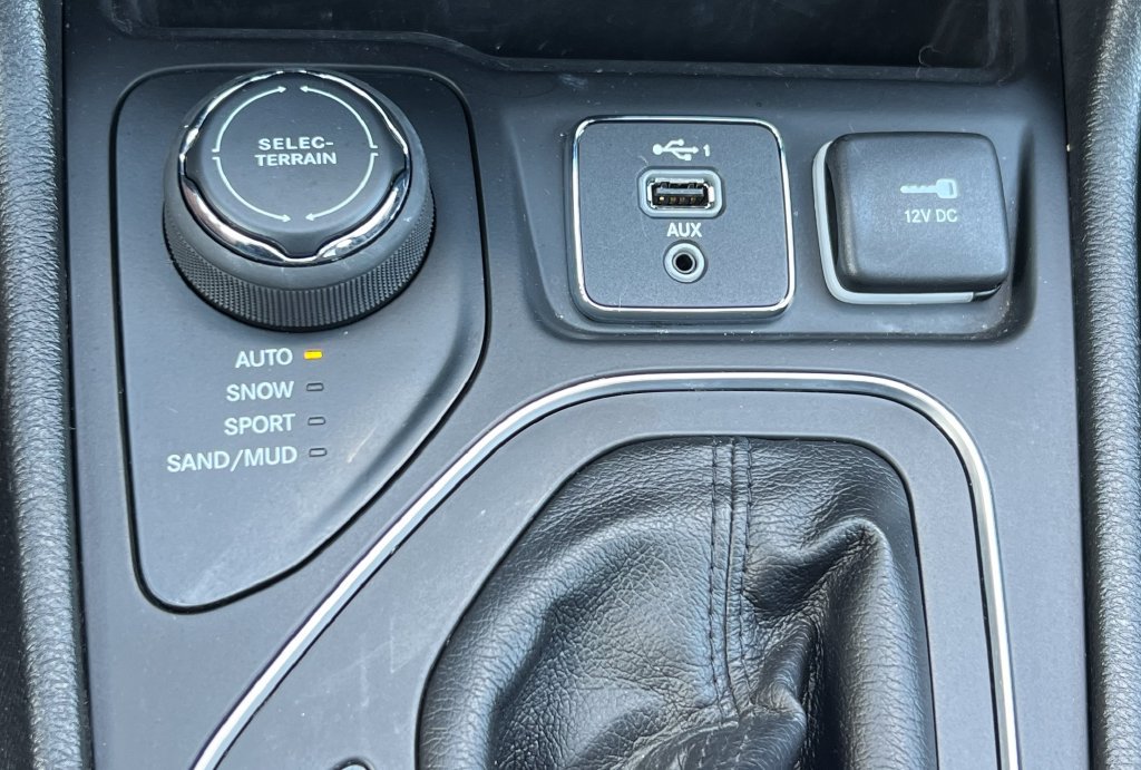 Used 2021 Jeep Cherokee Latitude Lux 80th Anniv w/ Quick Order Package 26U 80TH AWD/4WD image 32