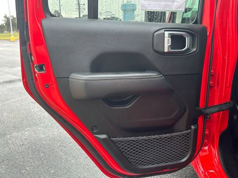 Used 2023 Jeep Wrangler Sahara image 11