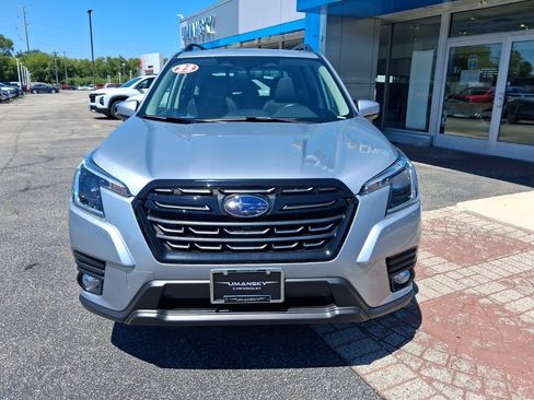 Used 2023 Subaru Forester Premium AWD/4WD image 4