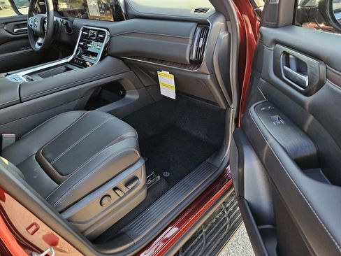 New 2026 Nissan Armada SL w/ Captain's Chari Seat Package image 5