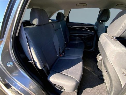 Used 2016 Kia Sorento L image 24