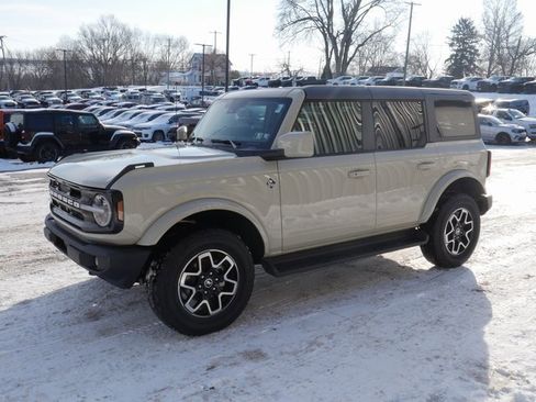 Used 2025 Ford Bronco Outer Banks image 8