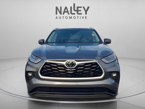 Certified 2024 Toyota Highlander XLE image 9