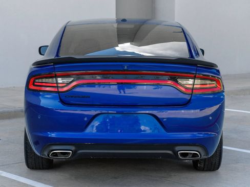 Used 2022 Dodge Charger SXT w/ Blacktop Package RWD image 8