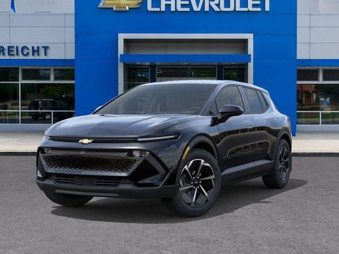 New 2026 Chevrolet Equinox EV LT image 6