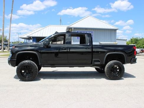 Used 2024 Chevrolet Silverado 2500 LTZ w/ LTZ Plus Package AWD/4WD image 6