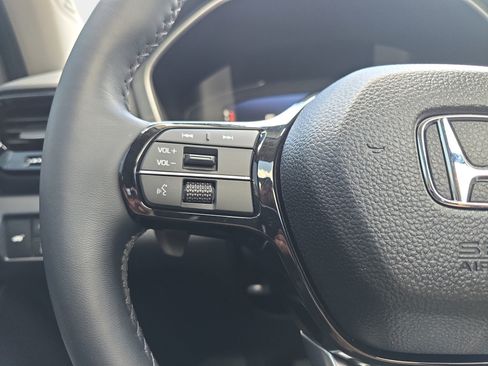 Certified 2025 Honda Pilot Elite image 15
