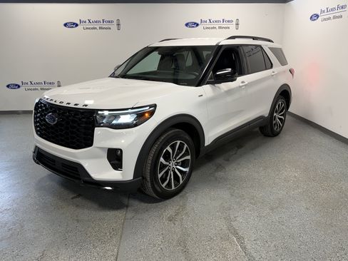 Used 2025 Ford Explorer ST-Line AWD/4WD image 3