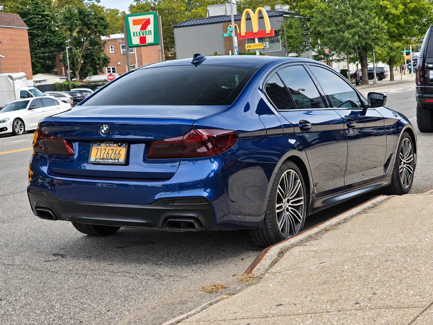 Used 2019 BMW M550i xDrive w/ Premium Package 2 AWD/4WD image 8