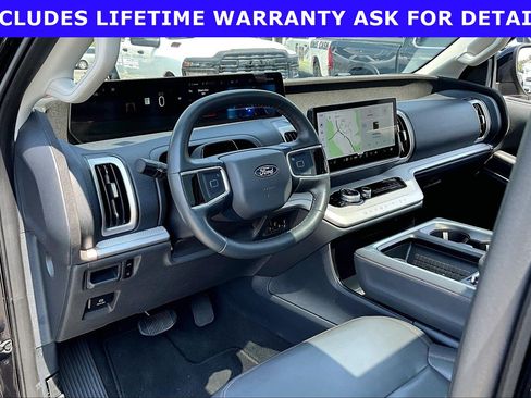 Used 2025 Ford Expedition Active RWD image 11