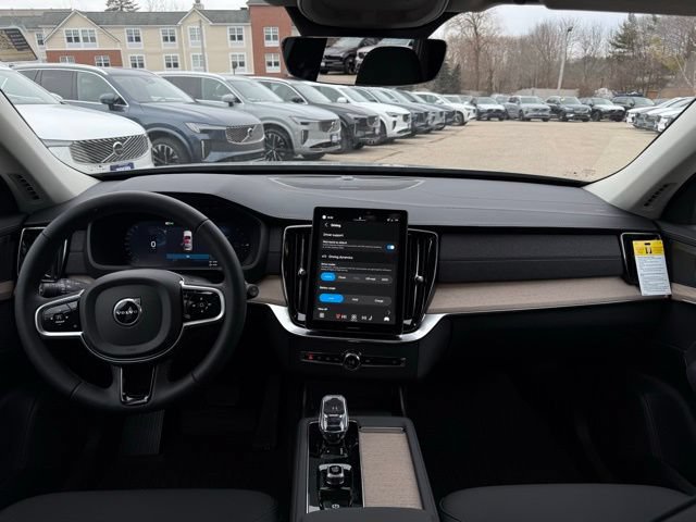 New 2026 Volvo XC90 T8 Plus w/ Protection Package Premier AWD/4WD image 18