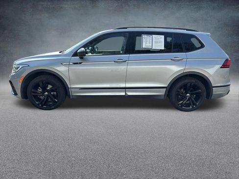 Used 2023 Volkswagen Tiguan SE R-Line AWD/4WD image 2