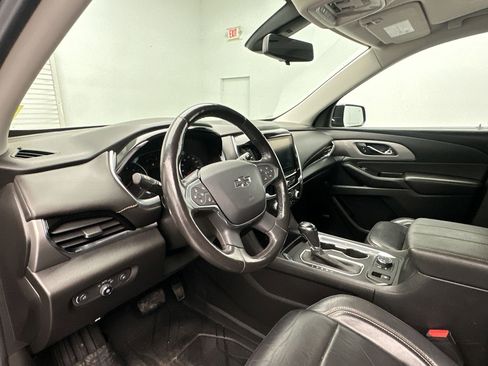 Used 2020 Chevrolet Traverse RS w/ LPO, Floor Liner Package image 4