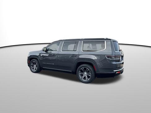 Used 2022 Jeep Grand Wagoneer Series I image 3