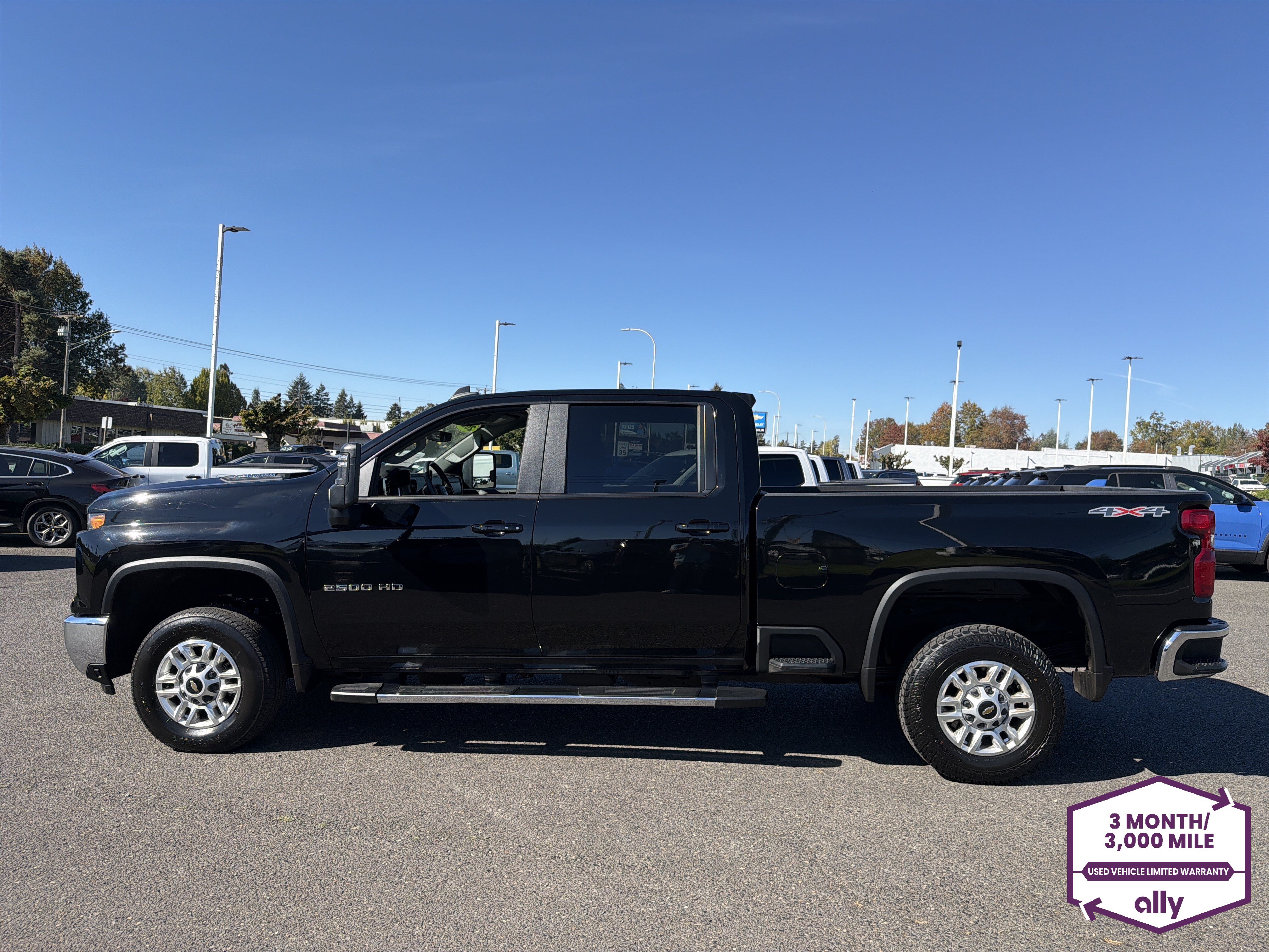 Used 2025 Chevrolet Silverado 2500 LT w/ Convenience Package AWD/4WD image 2