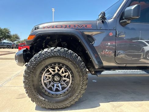 Used 2021 Jeep Gladiator Mojave AWD/4WD image 5
