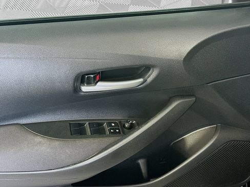 Used 2020 Toyota Corolla LE FWD image 17