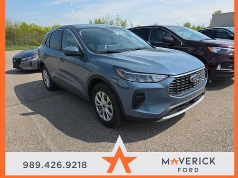 Used 2023 Ford Escape Active AWD/4WD image 2