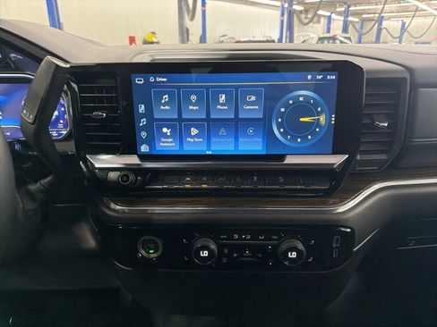 Used 2024 Chevrolet Silverado 1500 LT w/ Z71 Off-Road Package AWD/4WD image 16