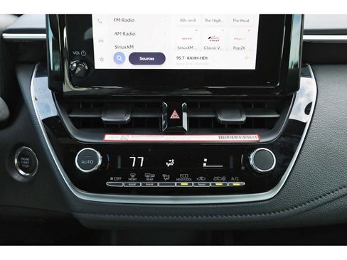 Used 2025 Toyota Corolla SE image 24