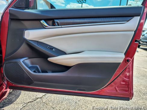 Used 2018 Honda Accord EX image 21