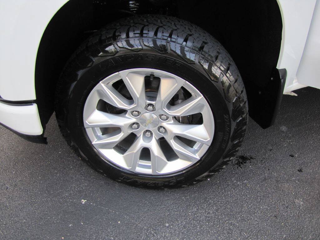 Used 2020 Chevrolet Silverado 1500 RST AWD/4WD image 32