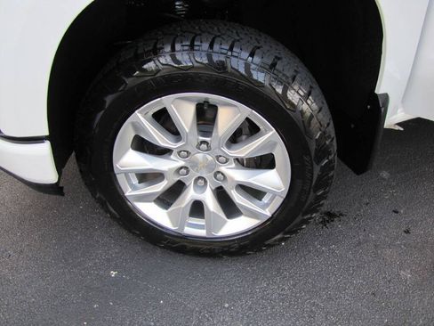 Used 2020 Chevrolet Silverado 1500 RST AWD/4WD image 32