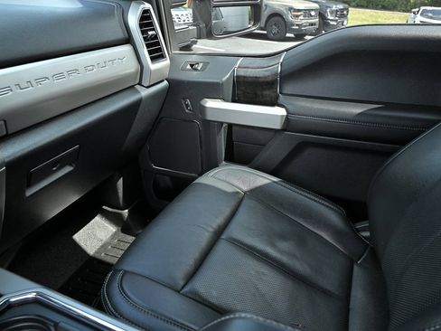 Used 2022 Ford F250 Lariat w/ Lariat Ultimate Package image 27