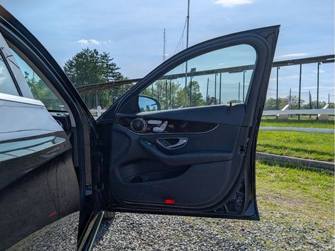 Used 2018 Mercedes-Benz C 300 4MATIC Sedan image 13