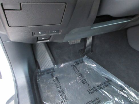 Used 2025 Lexus ES 300h w/ Premium Package image 30