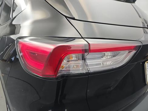 Used 2022 Ford Escape SE image 18