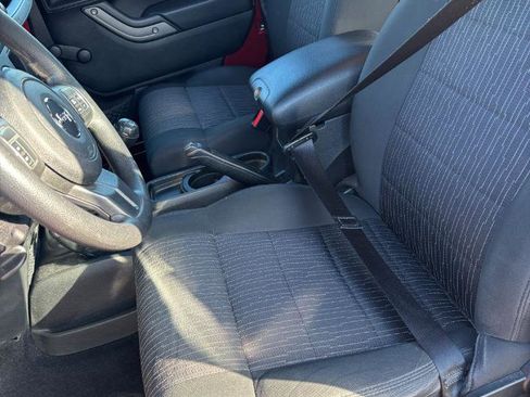 Used 2012 Jeep Wrangler Unlimited Sport image 17