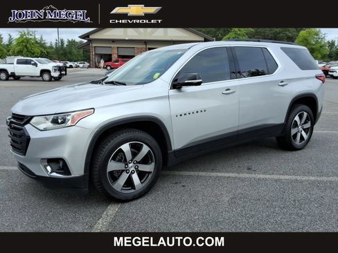 Certified 2020 Chevrolet Traverse LT w/ LT Premium Package FWD image 1
