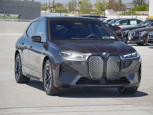 Used 2025 BMW iX M60 AWD/4WD image 3