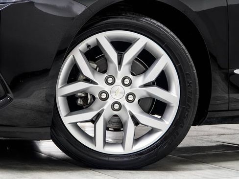 Used 2017 Chevrolet Impala Premier FWD image 3