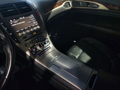 Used 2017 Lincoln MKZ Reserve image 13