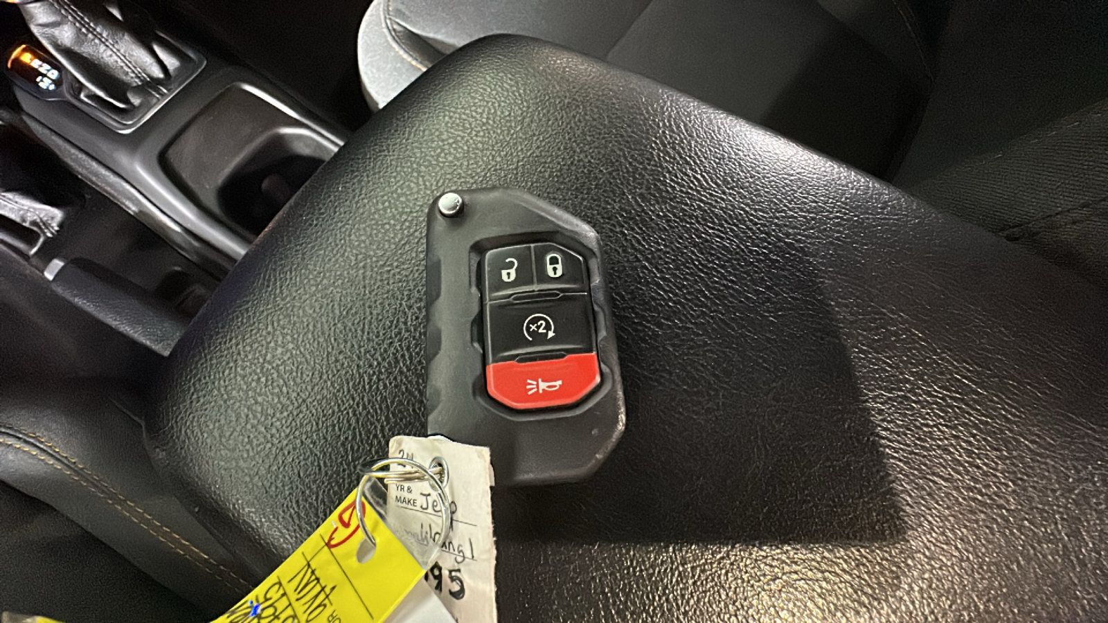 Used 2024 Jeep Wrangler Unlimited w/ Convenience Group AWD/4WD image 24