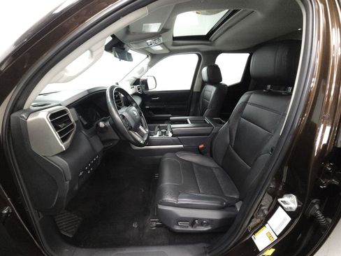 Used 2022 Toyota Tundra Limited w/ TRD Off-Road Package AWD/4WD image 4