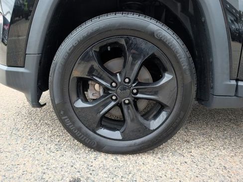 Used 2020 Jeep Compass Latitude AWD/4WD image 36