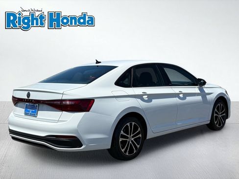 Used 2025 Volkswagen Jetta Sport FWD image 8