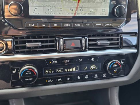 Used 2023 Nissan Pathfinder SL FWD image 29