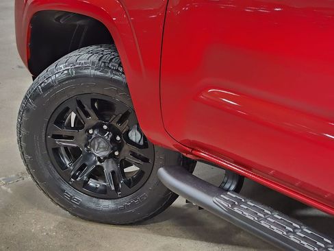 Used 2022 Toyota Tacoma SR w/ SR Convenience Package image 23