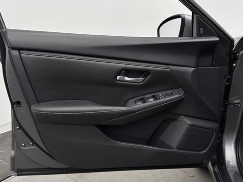 Used 2024 Nissan Sentra SV FWD image 10