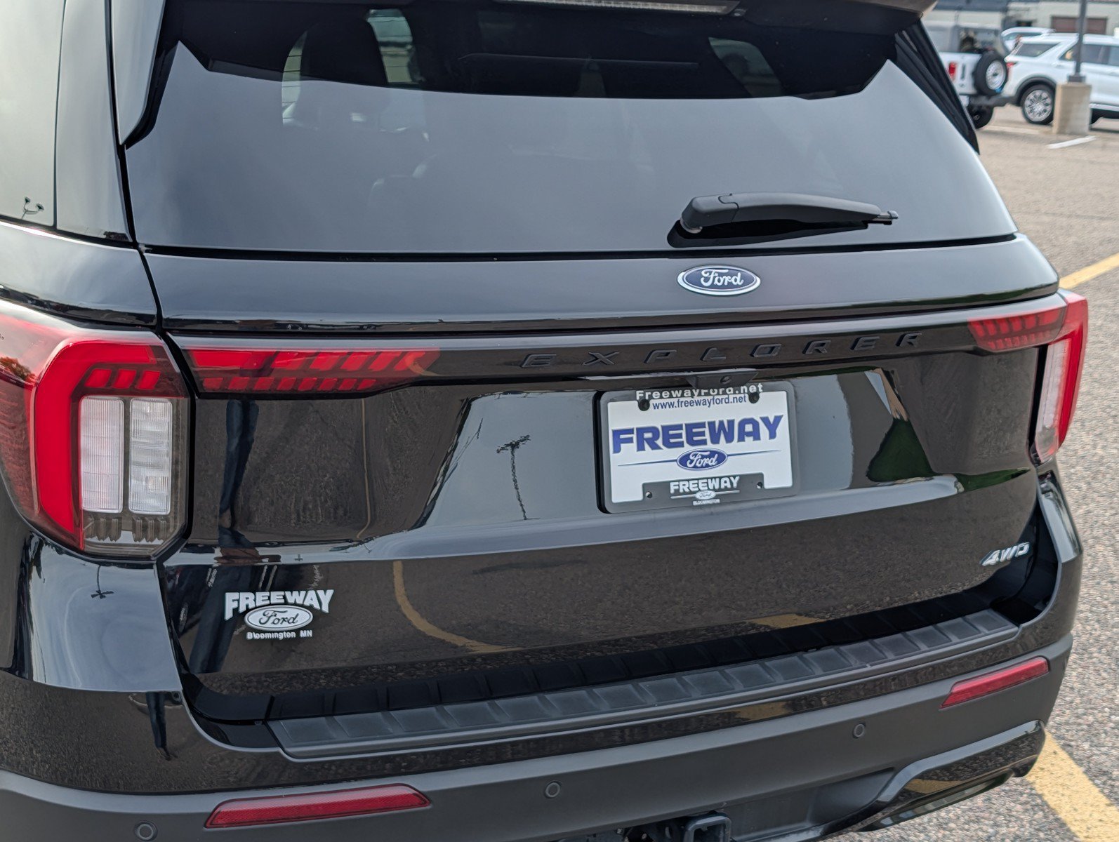Used 2025 Ford Explorer ST-Line AWD/4WD image 9