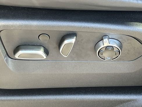 Used 2025 Cadillac Escalade Sport Platinum image 36