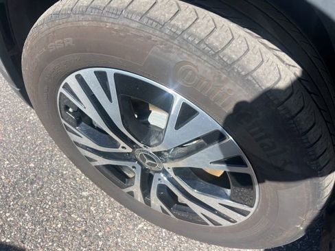 Used 2025 Mercedes-Benz GLA 250 4MATIC image 5