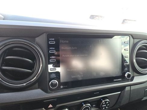 Used 2020 Toyota Tacoma TRD Off-Road image 19