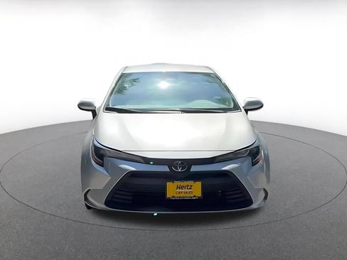 Used 2025 Toyota Corolla LE FWD image 4
