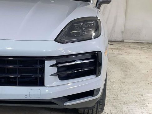 New 2026 Porsche Cayenne Coupe image 4