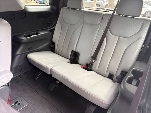 Used 2025 Hyundai Palisade SEL FWD image 32